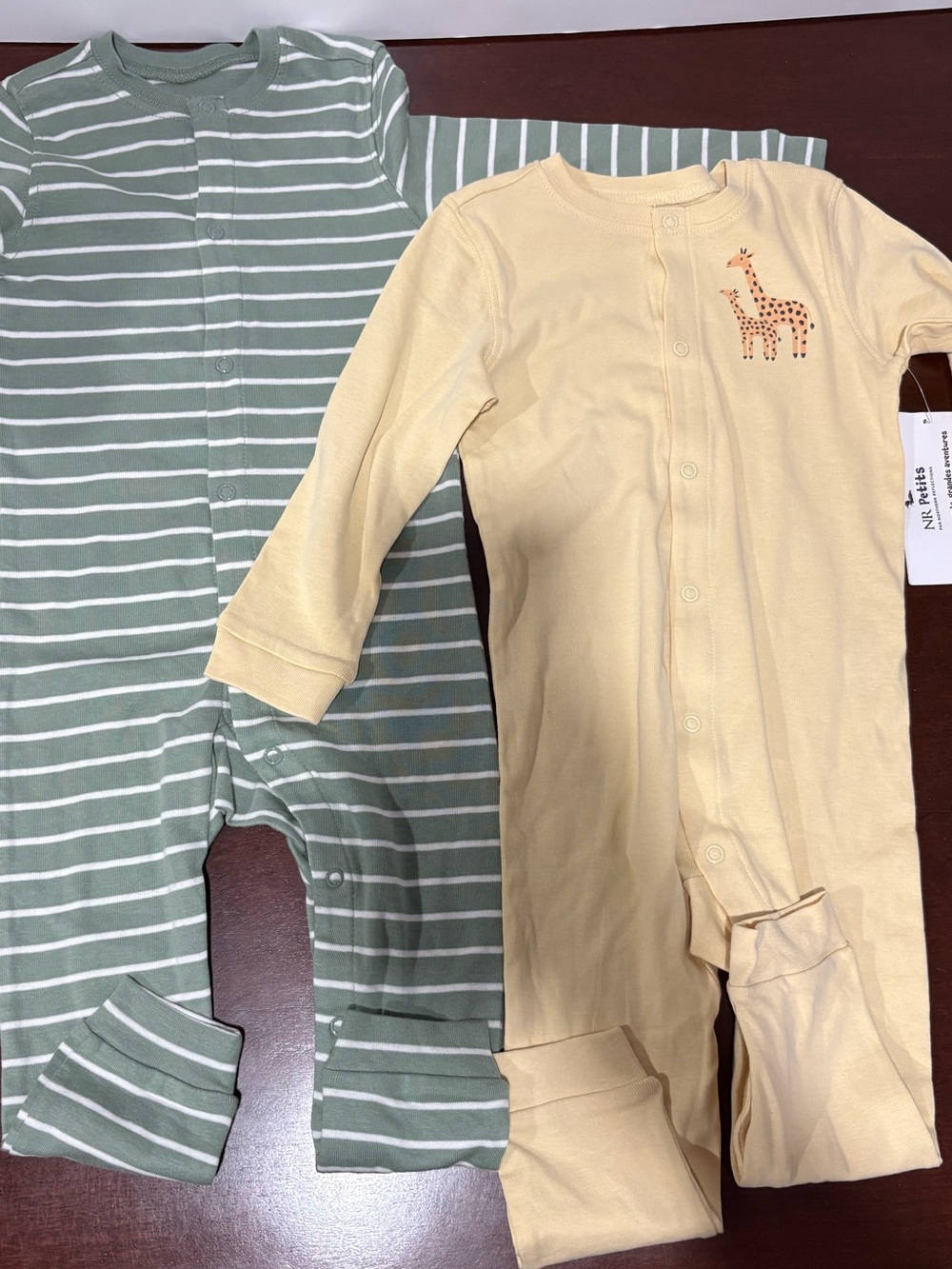 🛌 2/$20 18-24M Northern Reflections Sleepers